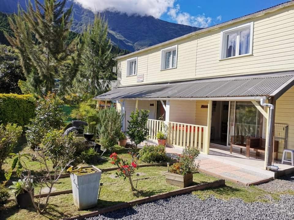 Les Jardins Creoles Apartment Силаос Екстериор снимка