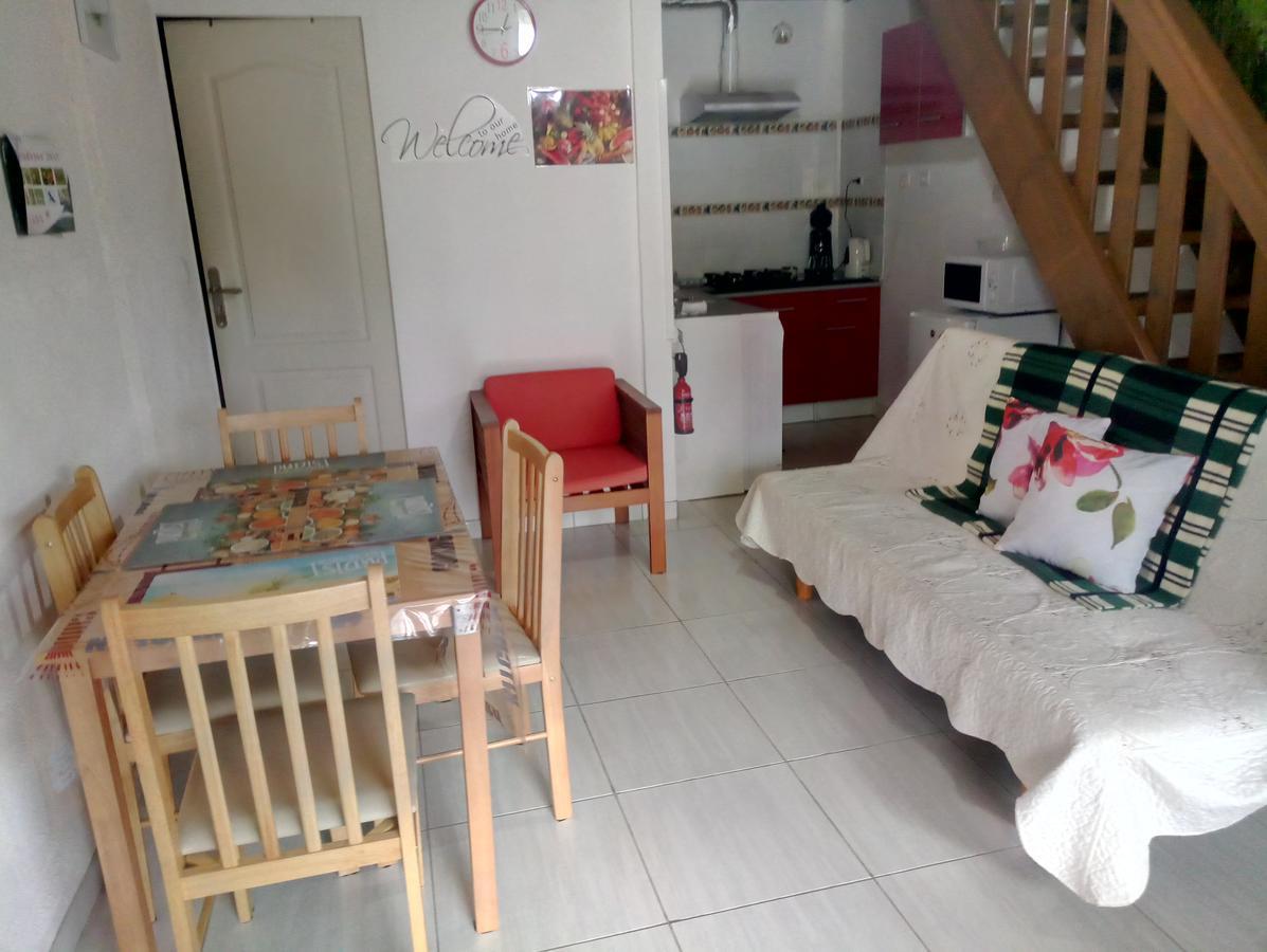 Les Jardins Creoles Apartment Силаос Екстериор снимка